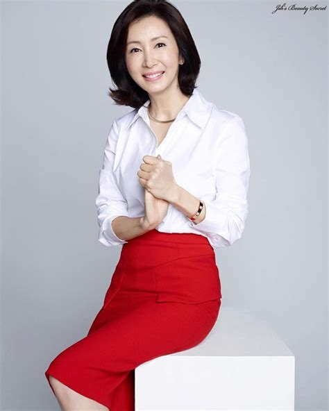 29 03 19 🌷 On Instagram “official Lady 🌈😊 Mykoreanactress Koreanwomen