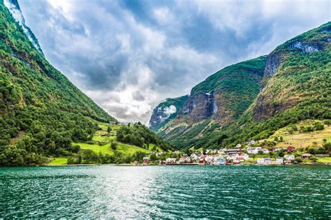 bergen  norwegen bunt charmant besuchenswert urlaubsguru
