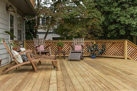 How To Choose The Best Materials For Your New Deck