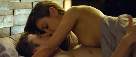 mila kunis naked butt in sex scene from friends with benefits scandal planet