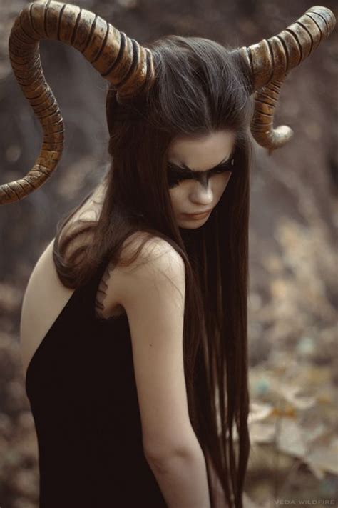 a ram goddess perhaps whatever she is she is cooool character dichotomy Темная фантазия