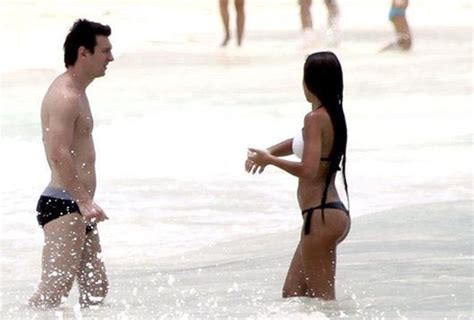 ladies the world s best soccer player is on the market leo messi and long time girlfriend