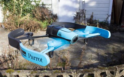 parrot lance ses programmes de formation aux drones planete robots