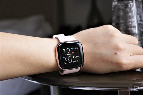 fitbit versa  review  good  unreliable fitness