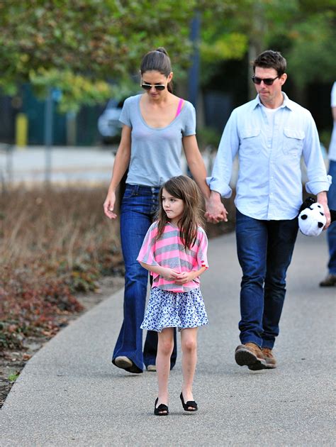 Katie Holmes And Daughter Suri 14 Match In Baggy Jeans During Nyc