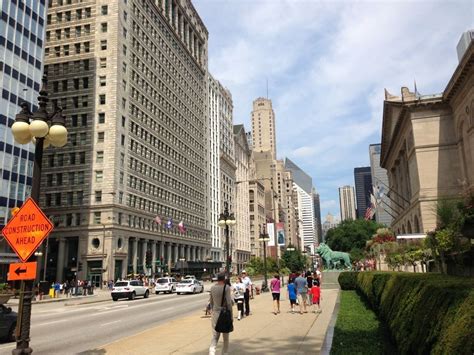 shopping michigan street view magnificent mile
