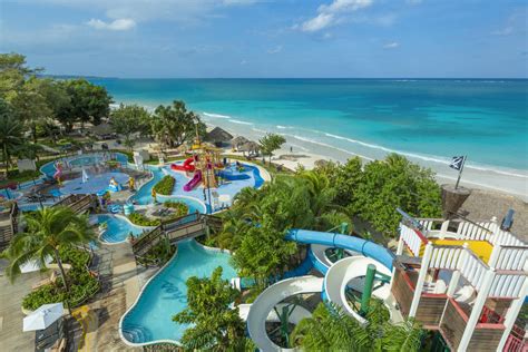inclusive resorts  water parks  family