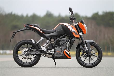 ktm  duke picture  motorcycle review
