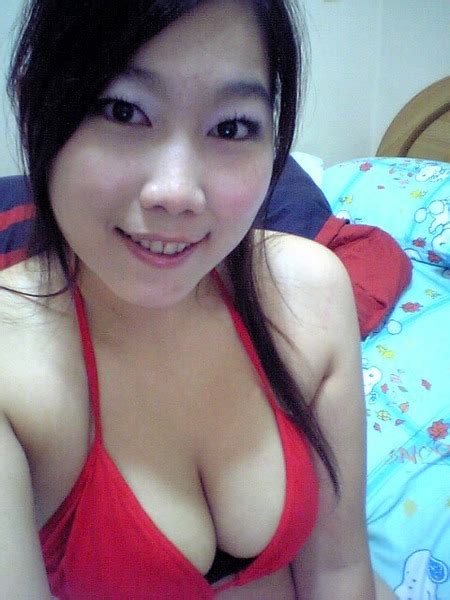 sexy and busty asian ex girlfriend cleavage pics i am an asian girl