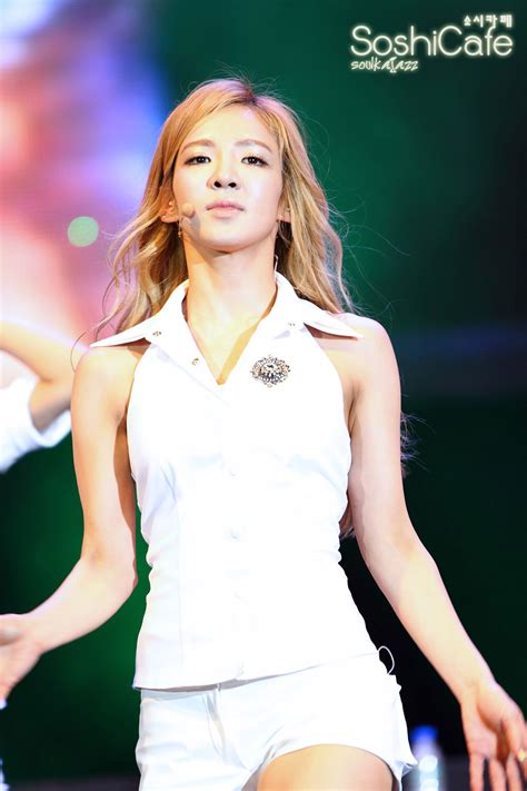 [pic Hq] Snsd Malaysia F1 Twin Towers Live 2012 A Little Piece Of