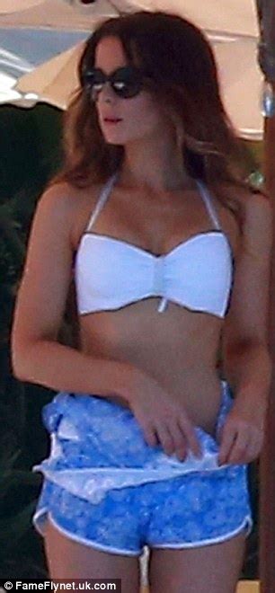 mom of one kate beckinsale looks fabulous at 40 as she slips into an angelic bikini on holiday