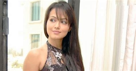 sana khan hot in saree wallpapers images hot picture gallery 2012 ~ pakistani actress 2012