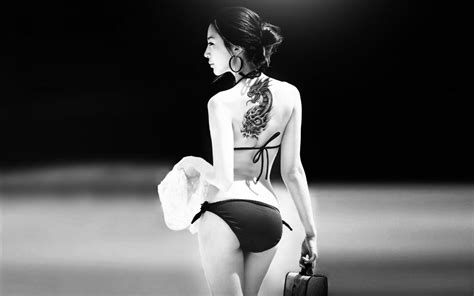 hot sexy bikini models black and white hd wallpapers