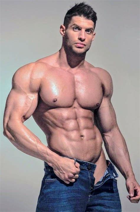 pin de roberto garcia valadez en chicos guapos en 2019 cuerpo de hombre chicos guapos y hombres