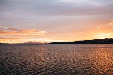 lake taupo  huka falls travel guide