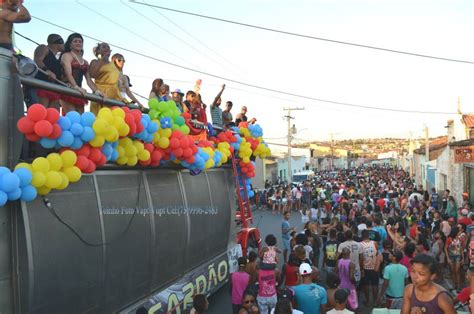 Parada Gay Atrai Uma Multidão Em Ruy Barbosa Agmar Rios Notícias