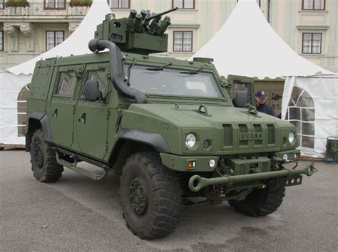 iveco lmv protected light multirole vehicle panzerwagen gepanzerte