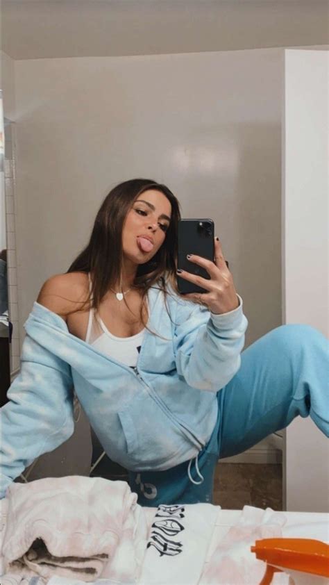 𝐓𝐢𝐤𝐓𝐨𝐤 𝐟𝐚𝐦𝐨𝐮𝐬 In 2021 Addison Rae Pretty Girls Selfies Addison And