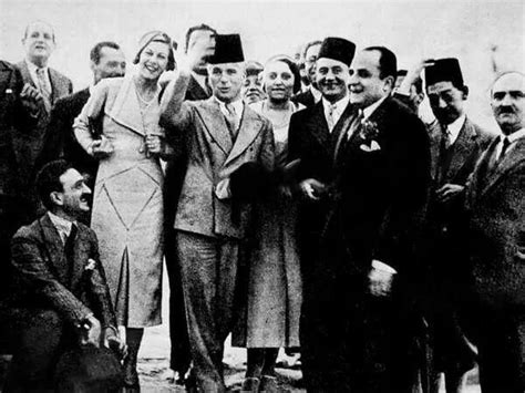 شارلي شابلن في القاهرة لإفتتاح فيلمه city light 1932 Ägypten pinterest egypt city