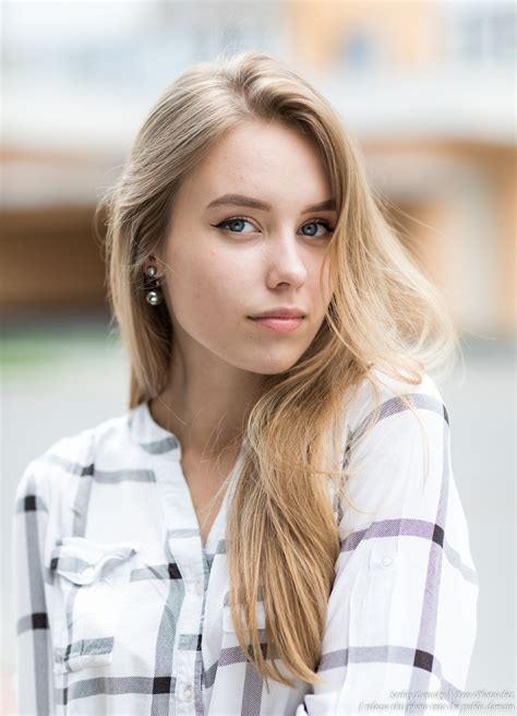 photo of sasha a 19 year old natural blonde girl photographed in july
