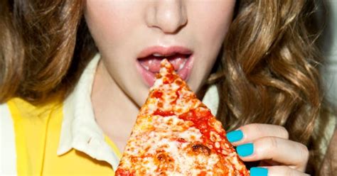 Why Pizza Cheese Burns Tongue Mouth