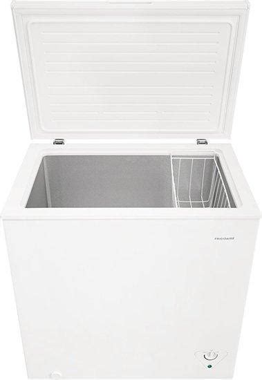 Frigidaire 7 Cu Ft Chest Freezer In White Ffcs0722aw