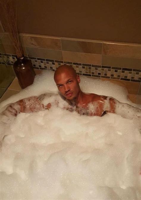 [pics] jeremy meeks shirtless bubble bath hot felon strips down in sexy pic hollywood life