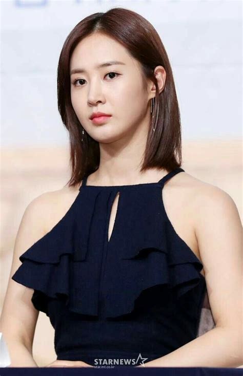 Yuri Snsd Kpop In 2019 Yuri Girls Generation Kwon