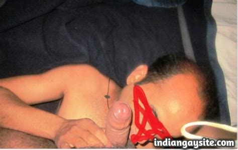 indian gay porn horny guy from kolkata sucking stranger s big and hard cock indian gay site