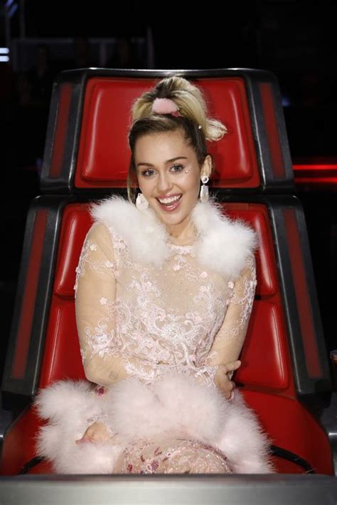 miley cyrus is officially ditching her iconic bleach blonde hair