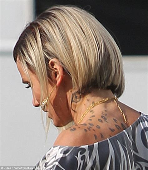 Cameron Diaz Sports Cheetah Tattoo On Her Neck On Set Of