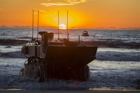 amphibious combat vehicle command variant acv  delivered   marines  testing