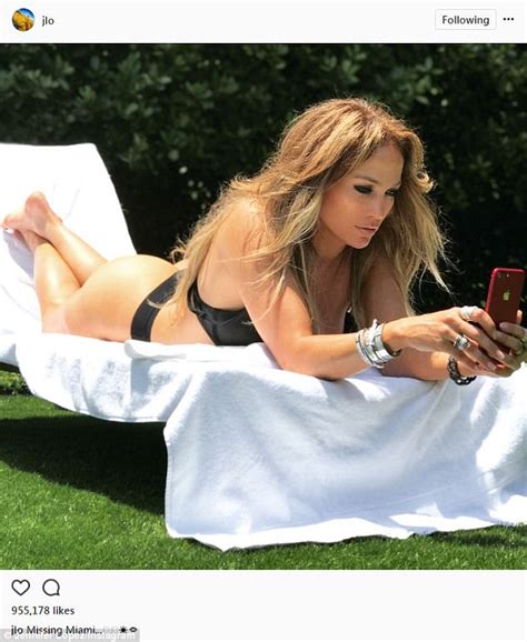 Jennifer Lopez Poses With Daughter Emme For Instagram Snap