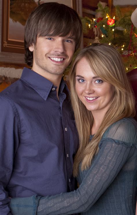 amy and ty hugging like cute favorite tv shows heartland amy heartland cast ty heartland