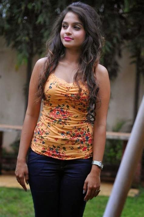 Desi Hot Girl Photo Shoot Beauty Picture Gallery