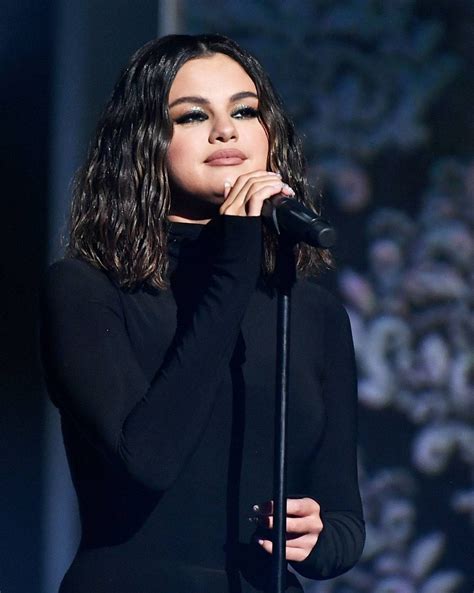 Selena Gomez Sexy Big Cleavage At 2019 American Music