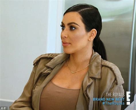 khloe kardashian confronts her sisters on kuwtk about