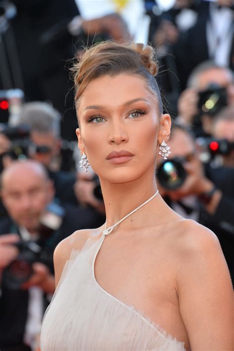 what is bella hadid s daily routine