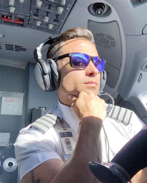 60 sexy flight attendant selfies from around the globe artofit