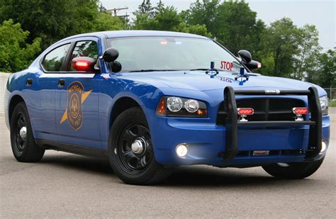 file michigan state police dodge charger jpg wikimedia commons