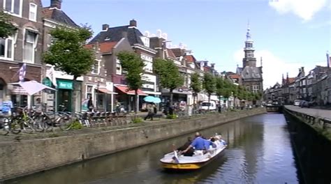 rondvaart bolsward ijlst varen door de historische stadsgrachten friesland