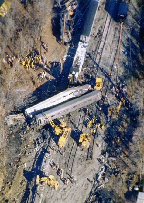 years  train crash kills   md wtop news