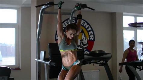 gabriella bankuti amazing abs in the gym photoshooting