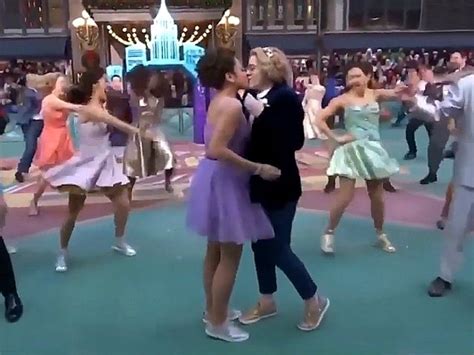 watch macy s thanksgiving parade features first same sex