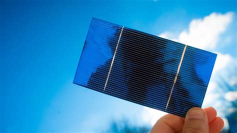 forschungsprojekt  silizium solarzelle mit rekordwirkungsgrad von