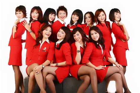 do sexy flight attendants really sell more seats ~ world stewardess crews