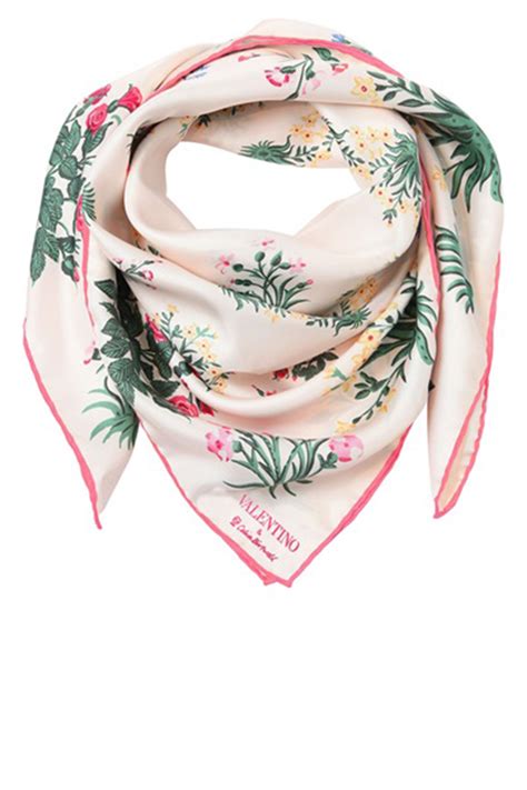 10 Chic Neck Scarves To Tie On Now Fall Neck Scarves