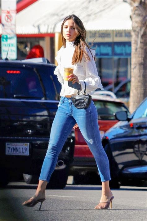 Eiza Gonzalez Out Without Makeup In Blue Jeans For Coffee