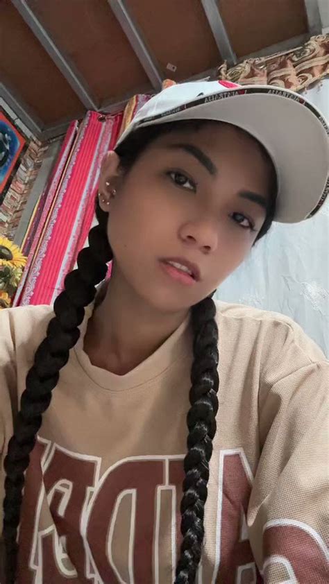 Mae Kulit Top 1 On Twitter Girls With Caps