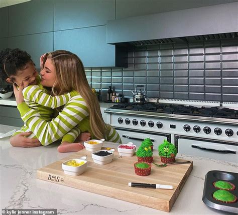 Kylie Jenner Makes Green Cupcakes With Her Daughter Stormi To Celebrate